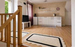 2 Bedroom Lovely Apartment In Gospic