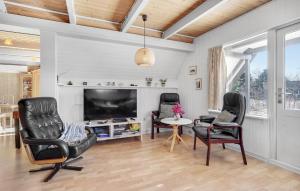Beautiful Home In Skjern With Wifi