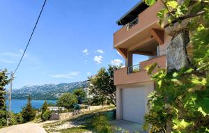 Awesome Home In Rovanjska