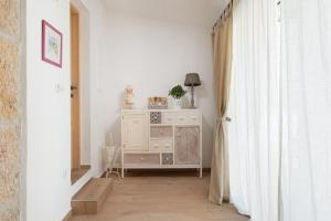 Casa di Nika Stone Villa with Pool & Jacuzzi