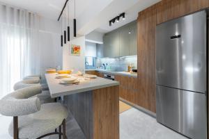 Lemesou Luxury Apartments Near Metro and Athens Metro Mall