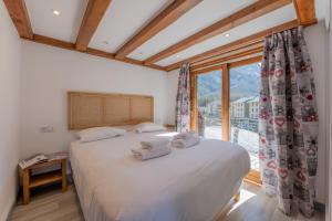 Le Cristal NB15 Mont-Blanc View, Pool, Parking & WiFi - Happy Rentals