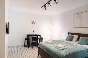B68 Apartment 18B