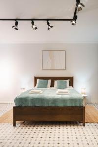 B68 Apartment 18B