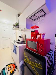 Moodscape at Azure North Cozy Bauhaus & Retro themed room