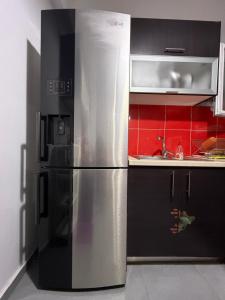 Kallisti Athens, 5 walk minutes from Metro
