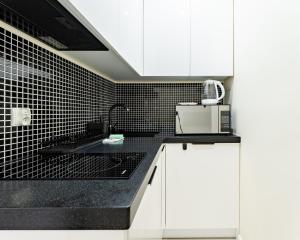 Opata Hackiego Urban Stay Apartment by BookingHost