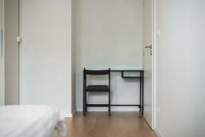 Quiet Spacious Business Suite with On-Site Parking