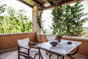Kamares a restaured Venetian domain retreat