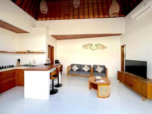 Mesari Jinah Villa - 2BR Private Pool Near Melasti Beach Uluwatu
