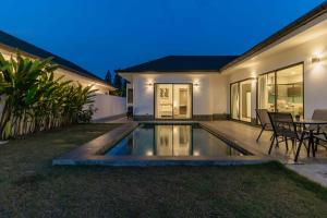 3BR Pool Villa with Bathtub Near Beach V294
