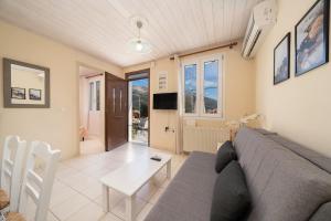 Evas Family Cottage in Makryotika Village!