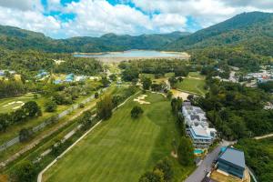 Pool Villa Golf Course View Central Phuket V331