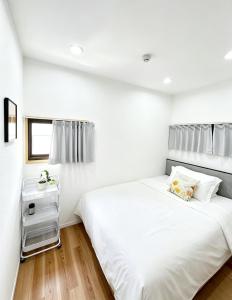 浅草花日美居 Asakusa Hanahi 201 Queen Bed Room, 4 min walk to Asakusa Temple, direct subway access to Narita and Haneda Airport
