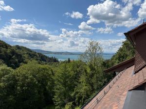 Maisonette mit See und Schlosssicht