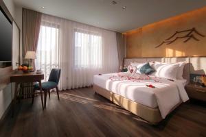 Reviah Hotel