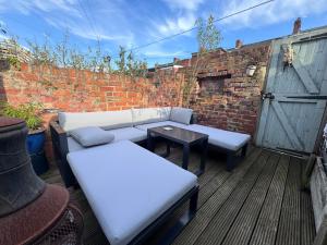 Heaton 1BDR Garden Flat With Dedicated Office