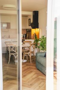 Pioneer house - app with free parking place, terrace and private garden