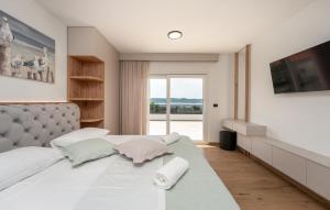 Gorgeous Home In Sveti Petar