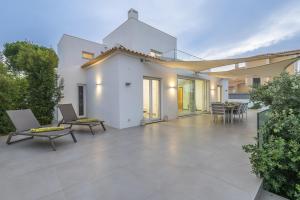 Villa Prisma by Villa Select
