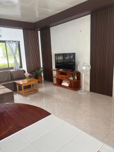 Paadise Place