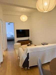 Appartement, 2 pièces Traversant, Balcon, Cannes & Forville & Suquet