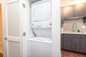 Modern 3BR Smoke Ok Near McCormick & Soldier Field
