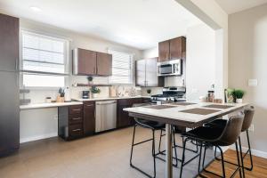 Venice Breeze Retreat