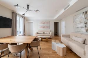 Luxe State of the Art Suite near Montmartre