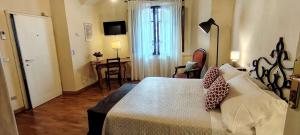 Casa Becci Central Large & Sunlit Historical Flat