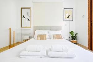 Erato Gardens Modern Apartment By VICHY Holidays