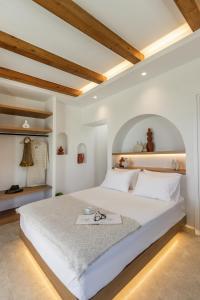 Kastel - Your Milos Hideaway