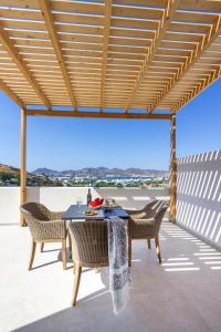 Kastel - Your Milos Hideaway