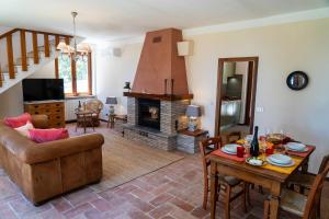 Villa Valle 14 with pool and views of the hills