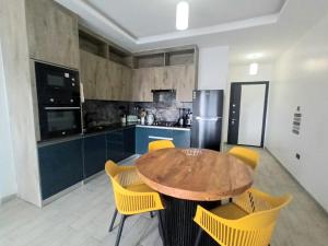 Grand Premier Apartments, Lavington - Serviced 2BR Ensuite Apartment, Private Balcony