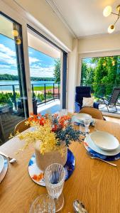 Złota Plaża Apartament Słoneczny z widokiem na jezioro