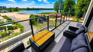 Złota Plaża Apartament Słoneczny z widokiem na jezioro