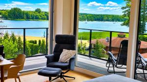 Złota Plaża Apartament Słoneczny z widokiem na jezioro