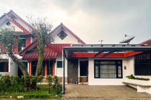 Urbanview Omah Obah Antapani Bandung