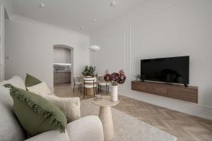 Przytulny Apartament z Balkonem by Noclegi Renters