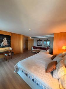 Luxury apartment with ocean views