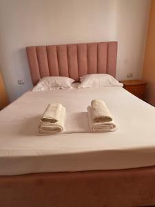 Aldos Apartments-Beachfront Retreat