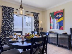#328 Charming 2BR Albufeira Home Balcony & AC