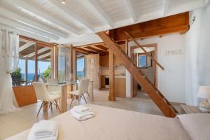 Country Green House In Lourdas