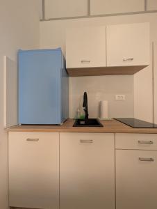 Small Studio w Detached Private Bathroom