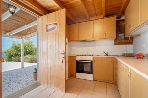 Country Green House In Lourdas