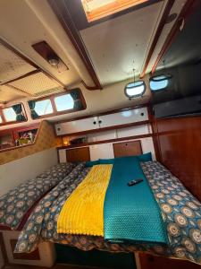 Sailboat RAVER