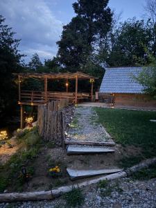 Cabanele din RÂTUL FLORILOR