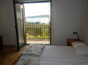 Apartments Srima