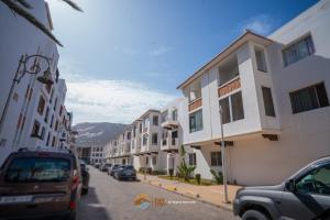 FullStay Marina Apartments - Breakfast Included, Free Parking, Pool and Beach Access